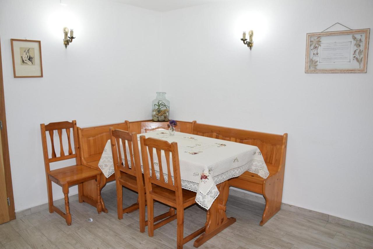 Guest House Astra Arbanassi Exterior foto
